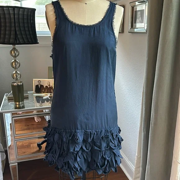 Alice + Olivia 100% Silk dress navy size small. - Picture 2 of 12